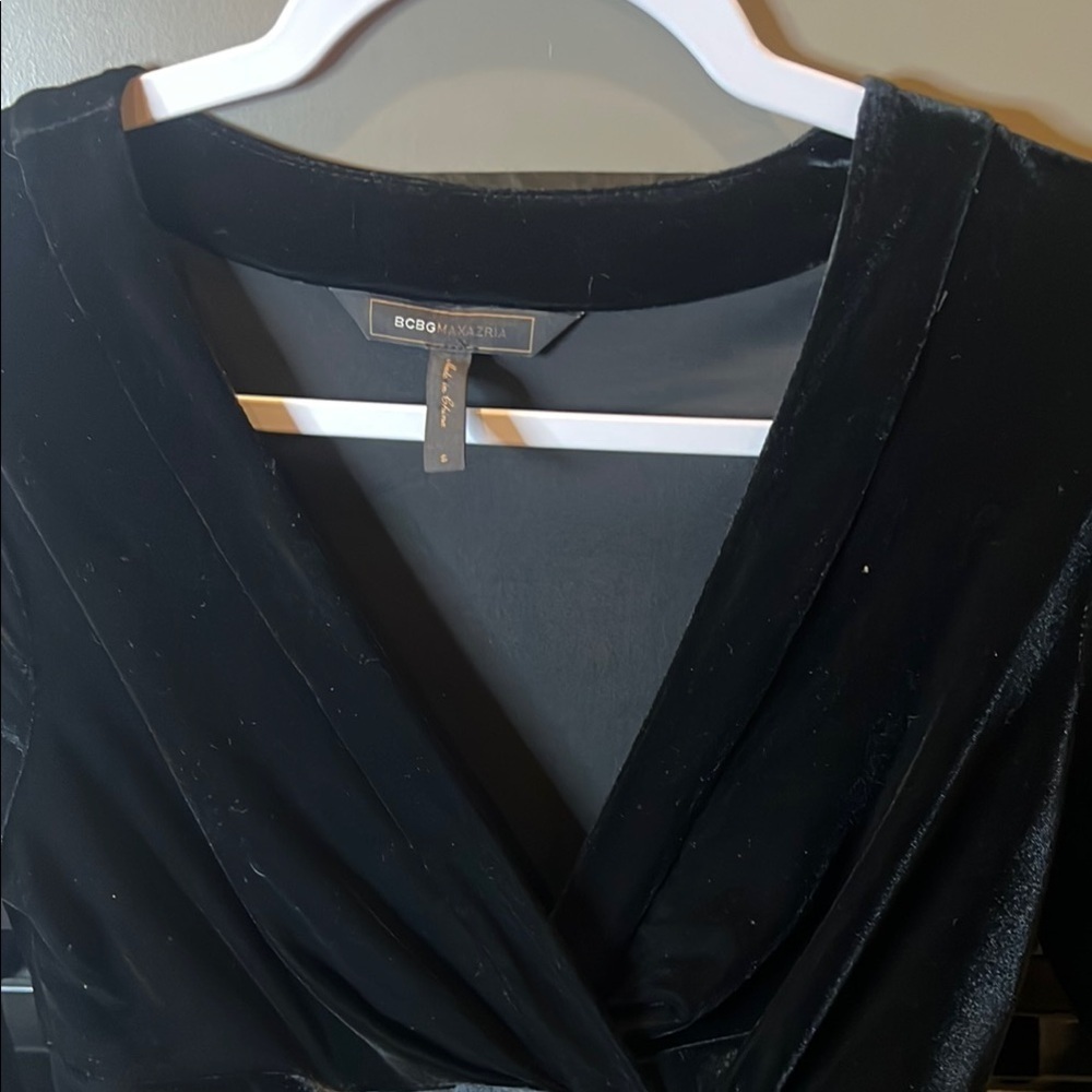 BCBGMaxAzria Black V-Neck Long Sleeve Velvet Cocktail Dress - Picture 3 of 11